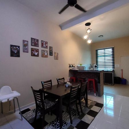 D'Q Putra Homestay Melaka Kültér fotó