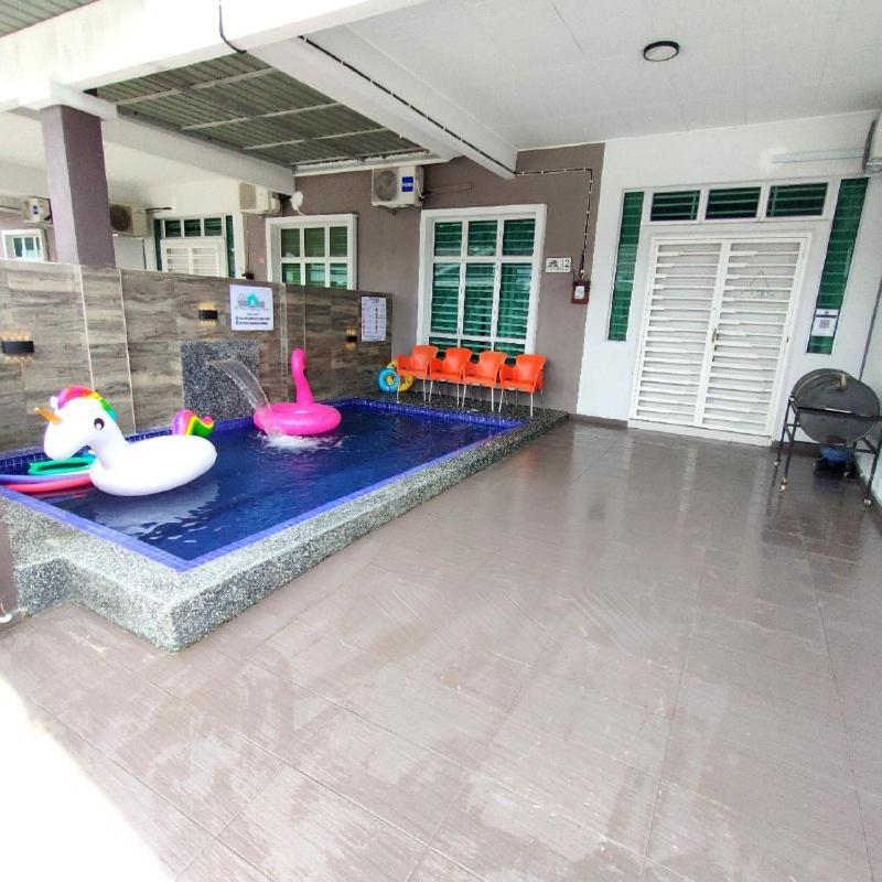 D'Q Putra Homestay Melaka Kültér fotó