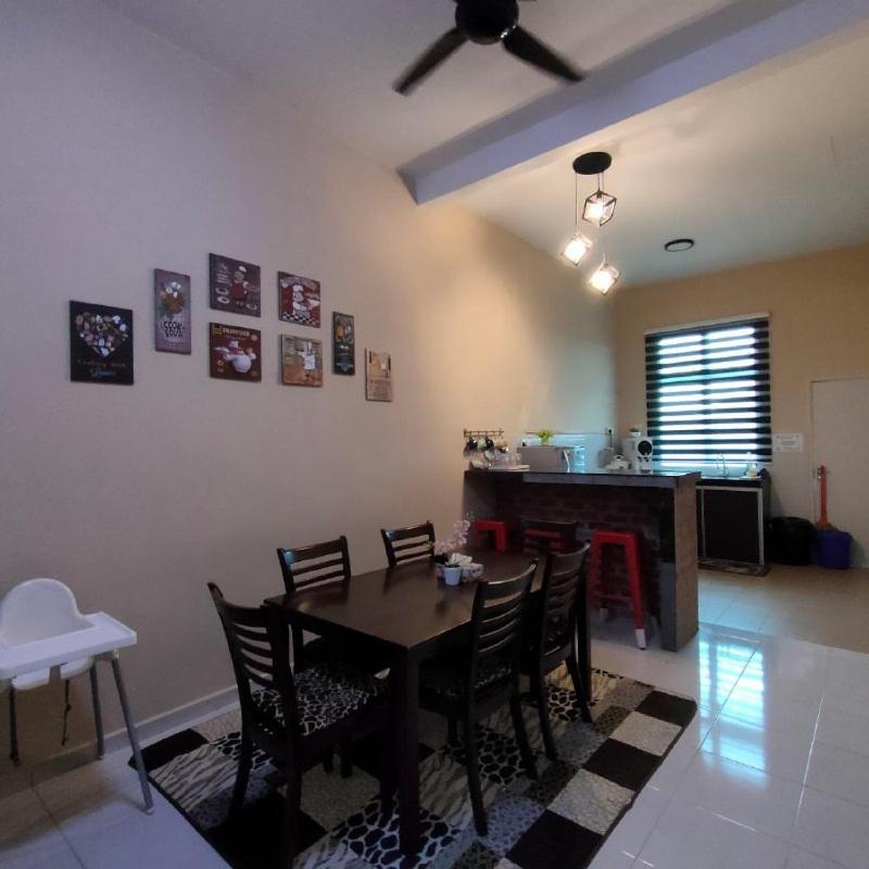 D'Q Putra Homestay Melaka Kültér fotó